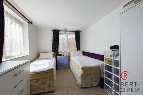 2 bedroom apartment for sale, Greyholme Court, Tilbury Close, Hatch End, Harrow, HA5