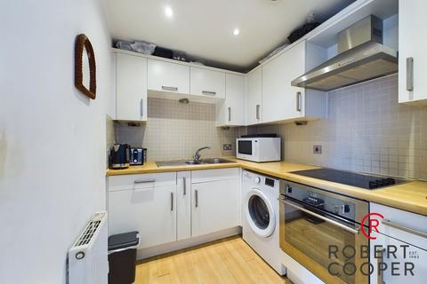 2 bedroom apartment for sale, Greyholme Court, Tilbury Close, Hatch End, Harrow, HA5