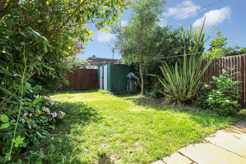 4 Willow Close, Colnbrook, Slough, SL3 0LF