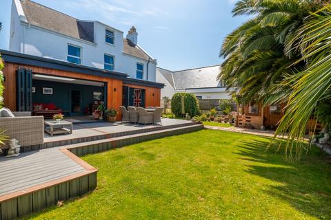 5 bedroom detached house for sale, Braye Du Valle, St. Sampson, Guernsey, Channel Islands