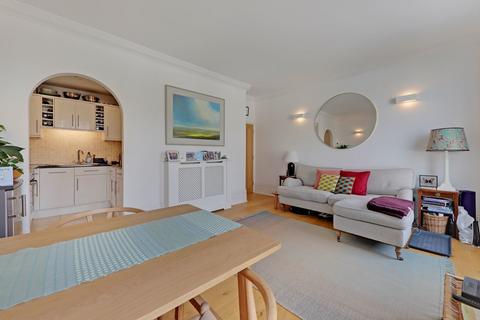 31d Richborne Terrace, London, SW8 1AS