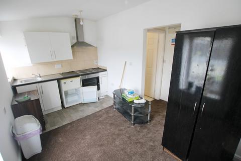 Studio to rent, Whalley Banks, Flat 4