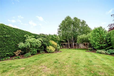 4 bedroom detached house for sale, Drakes Close, Esher, KT10