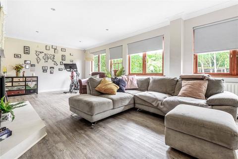 4 bedroom detached house for sale, Drakes Close, Esher, KT10