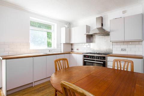 4 bedroom terraced house to rent, Newmarket Road, Brighton BN2