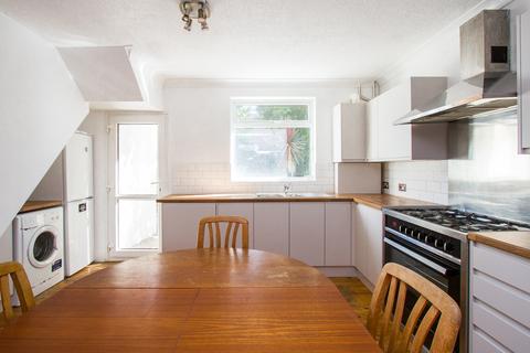 4 bedroom terraced house to rent, Newmarket Road, Brighton BN2