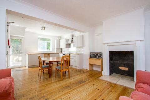 4 bedroom terraced house to rent, Newmarket Road, Brighton BN2