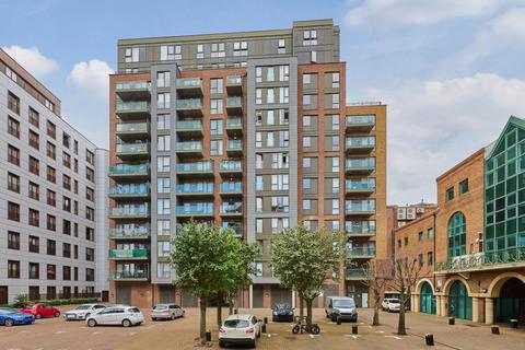 2 bedroom flat for sale, Waterford Court, 7 Turnberry Quay, London