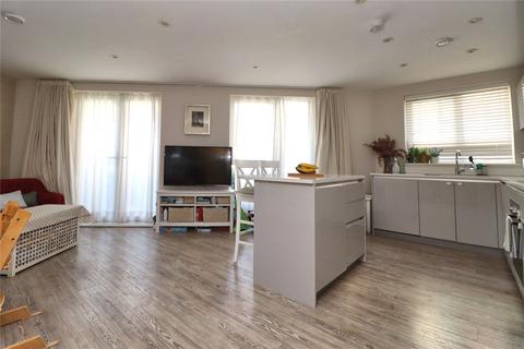 2 bedroom flat for sale, Sycamore Avenue, Woking GU22