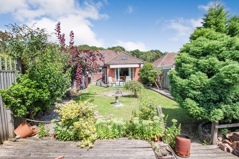 2 bedroom detached bungalow for sale, Bridge Close, Bursledon, Southampton, SO31