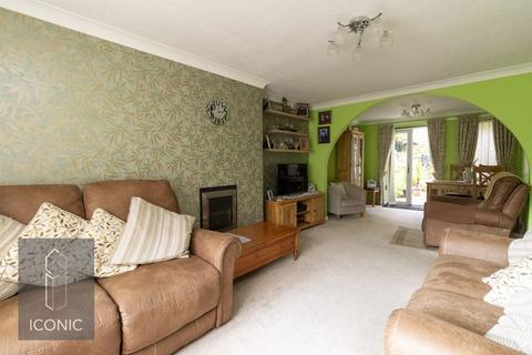 16 Cameron Green, Taverham, Norwich, NR8 6UA