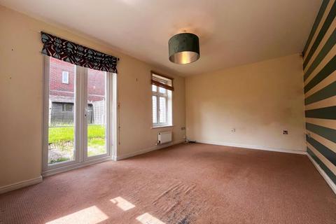 3 bedroom semi-detached house for sale, Rosneath Close, Wolverhampton