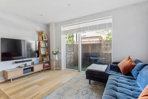 2 bedroom apartment for sale, Copenhagen Street, Islington, London, N1