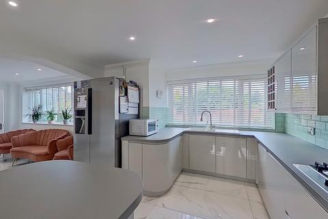 4 bedroom detached house for sale, Oakhurst Road, Sutton Coldfield B72