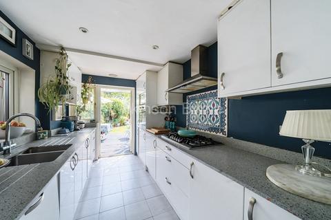 28 Richmond Road, Bounds Green, London, N11 2QR