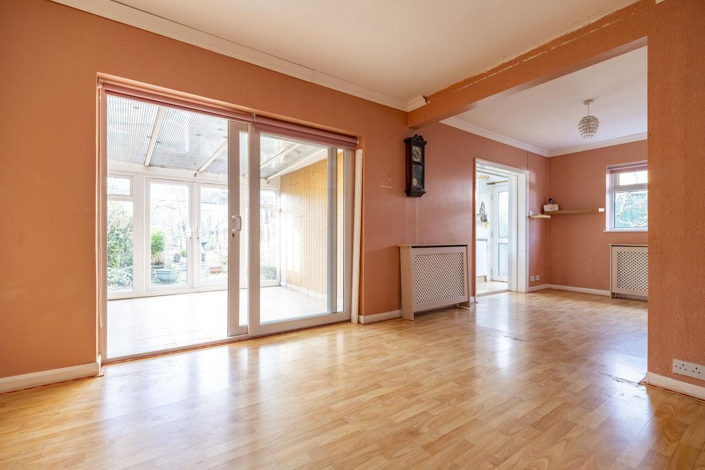Lounge/dining area