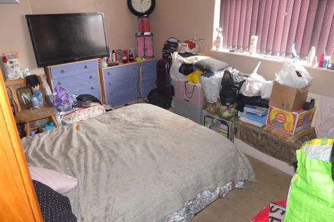 17 Lichens Crescent, Oldham, OL8 2NS