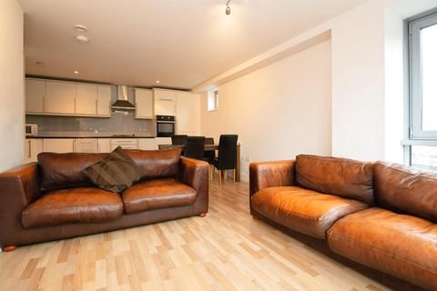 2 bedroom apartment to rent, Golate Court, City Centre