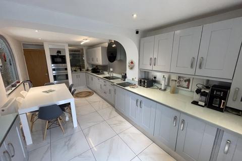 4 bedroom house for sale, Stansty Close,Wrexham