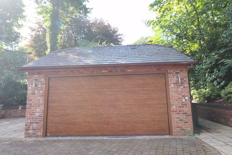 Detached Garage