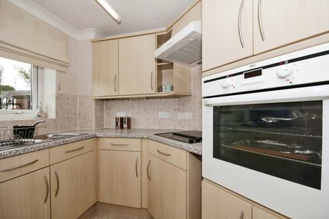 undefined, Lewis Court, Redhill RH1