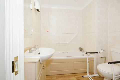 undefined, Lewis Court, Redhill RH1
