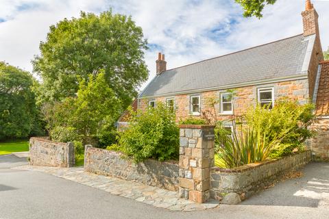 5 bedroom detached house for sale, Rue Des Rocquettes, St. Andrew, Guernsey