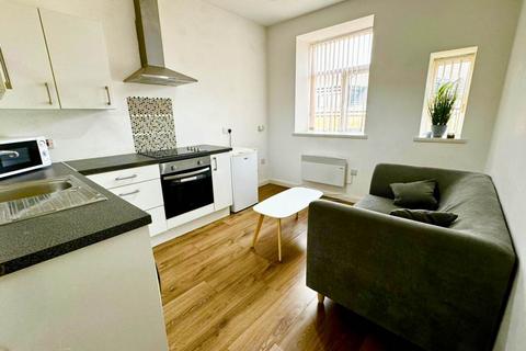 2 bedroom flat to rent, Armley , Leeds,