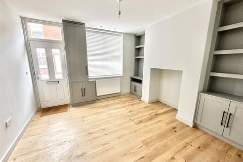 2 bedroom terraced house to rent, Oak Grove, Manchester M41
