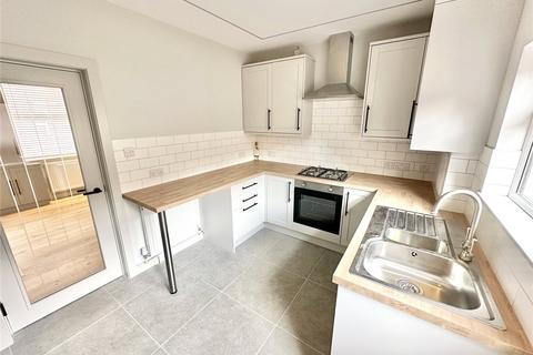 2 bedroom terraced house to rent, Oak Grove, Manchester M41