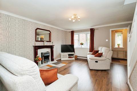 25 Bottomfield Close, Oldham, OL1 4AT