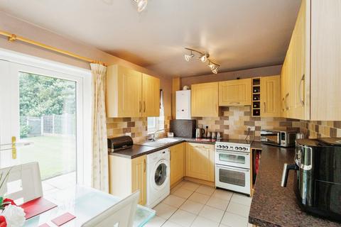 25 Bottomfield Close, Oldham, OL1 4AT