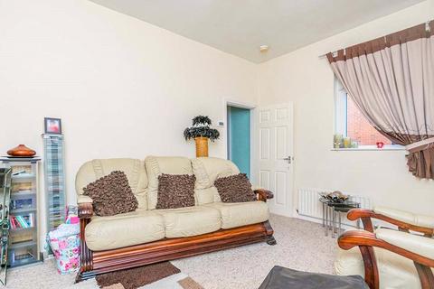 2 bedroom end of terrace house for sale, Gordon Street, Oldham OL2