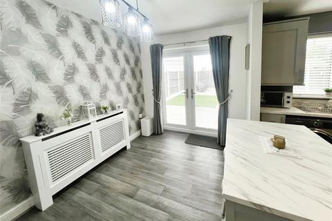 11 Johnstone Close, Oldham, OL1 2QE