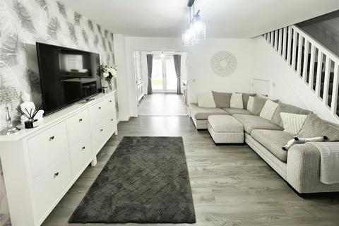 11 Johnstone Close, Oldham, OL1 2QE