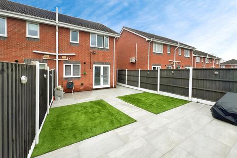 11 Johnstone Close, Oldham, OL1 2QE