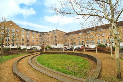 2 bedroom flat for sale, The Dell, Hampshire SO15