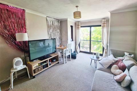 2 bedroom flat to rent, Millbrook Road East, Hampshire SO15