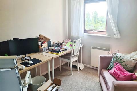 2 bedroom flat to rent, Millbrook Road East, Hampshire SO15