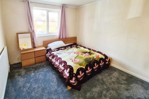 3 bedroom end of terrace house to rent, Kent Road, Hampshire SO17