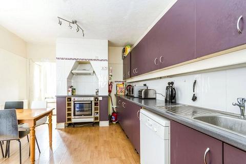 1 bedroom flat to rent, Tennyson Road, Hampshire SO17