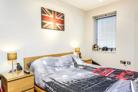 2 bedroom flat for sale, Cross Street, Hampshire PO1