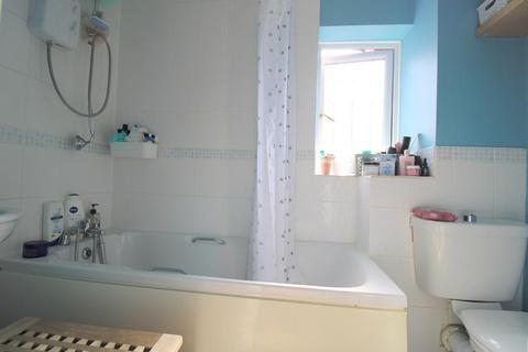 17 Ennismore Green, Luton, LU2 8UP