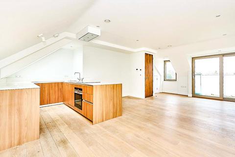 2 bedroom end of terrace house for sale, Kingston Road, Teddington TW11