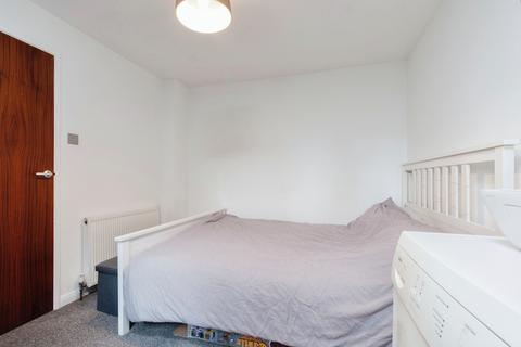 1b The Chilterns, Sutton, SM2 5QN