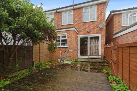 13 Ferndown Close, Sutton, SM2 5TG