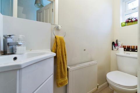 13 Ferndown Close, Sutton, SM2 5TG