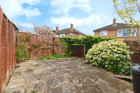 7 Leicester Close, Worcester Park, KT4 8TJ