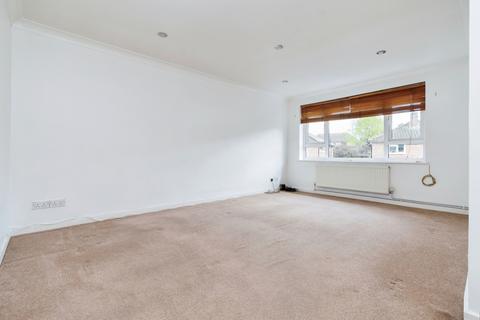 7 Leicester Close, Worcester Park, KT4 8TJ