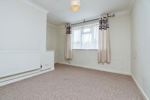 7 Leicester Close, Worcester Park, KT4 8TJ
